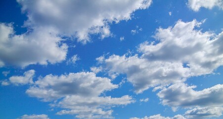 青空と雲　背景　素材