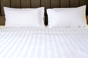 Comfy white bed set