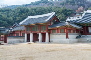 Fototapeta na wymiar Wooden house with black tiles of Hwaseong Haenggung Palace loocated in Suwon South Korea, the largest one of where the king and royal family retreated to during a war 