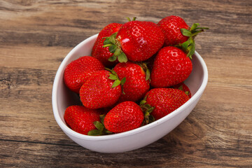 Sweet strawberry in the bowl