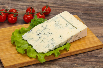 Fototapeta na wymiar Italian traditional gorgonzola soft cheese