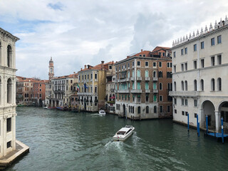 Obraz na płótnie Canvas Buildings along the Grand Canal in Venice, Italy