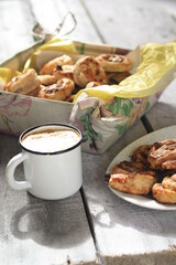 Cinnabons with coffee