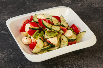 Salad with vegetables and mozzarlla