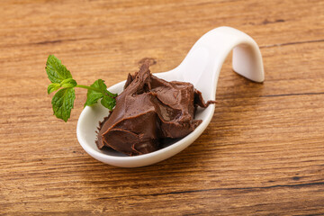 Chocolate spread with nazelnut