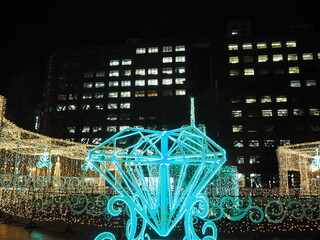 冬の夜を彩る美しいイルミネーション