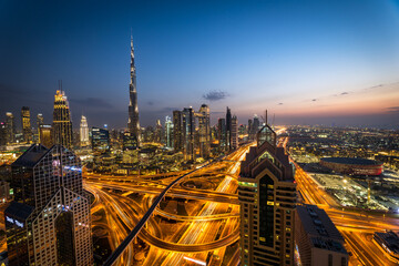 Fototapeta na wymiar Ausblick Shangri-La Hotel Dubai, Burj Khalifa in der Nacht, Skyline von Dubai, Architektur von Dubai in der Nacht