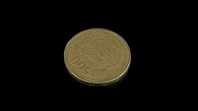 500 pesetas coin from 1988 Spain. Representing the coat of arms of Spain
