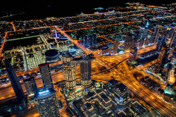 Fototapeta na wymiar Skyline von Dubai in der Nacht, Blick vom Burj Khalifa, Nachtleben in Dubai