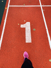 running track with numbers