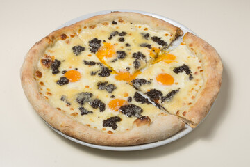 Pizza tartufata
