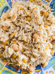 Riso basmati condito con ceci, peperoncino e olio 