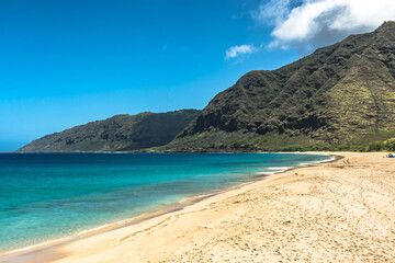 Obraz premium Sand beach along Keawaula Beach, Oahu, Hawaii 