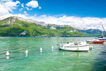 Fototapeta na wymiar boats on Lake Annecy in France