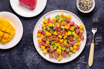 Tuna mango avocado salad tartare.
