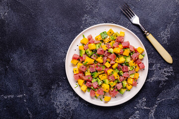 Tuna mango avocado salad tartare.