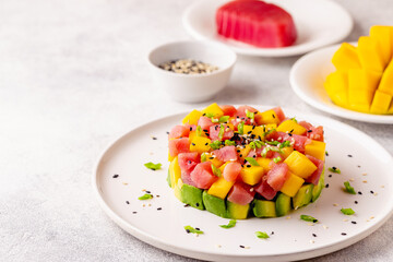 Tuna mango avocado salad tartare.