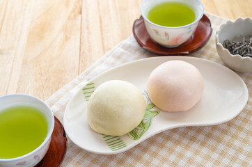 紅白饅頭　お茶　ティータイム