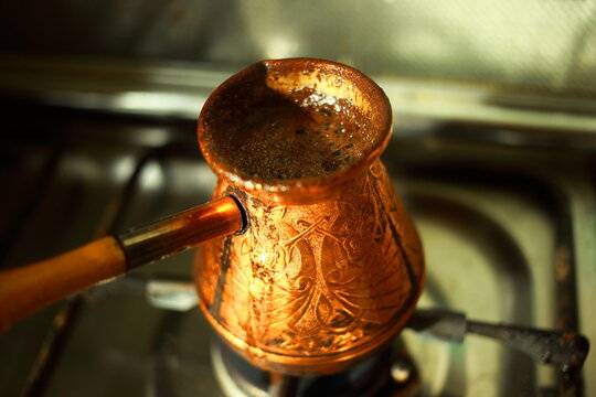 Dzezva Billeder Gennemse 17,758 stockfotos, vektorer og videoer