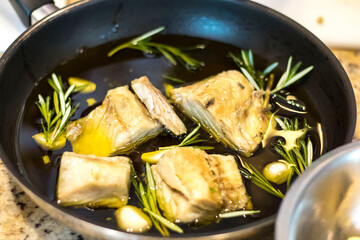 Bacalhau  preparado com ervas