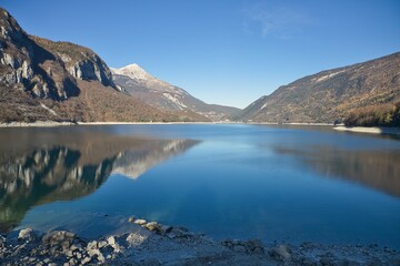 Lago di Molveno in inverno in Trentino
