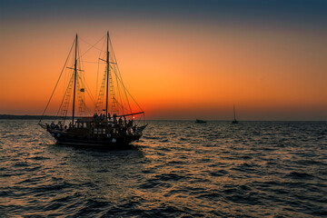 Fototapeta premium Final stages of the sunset in Santorini on a summers evening