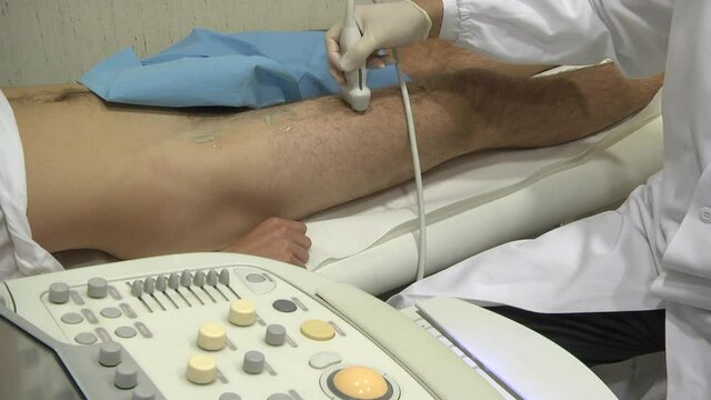 ecografia della coscia di un giovane paziente