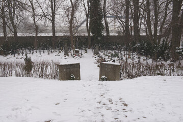 Eingang zum Friedhof der Namenlosen