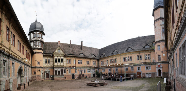 Schloss Bevern, bedeutendes Baudenkmmal der Weserrenaissance