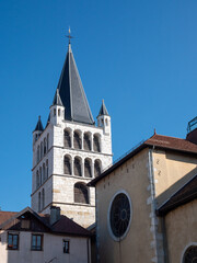 Fototapeta na wymiar Old town of Annecy, in Haute-Savoie, in the east of France. Blue sky, sunny day.