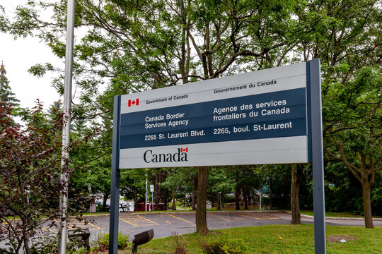 Canada Border Services Agency Sign  On St. Laurent Blvd In Ottawa Canada On August 9, 2020. The Canada Border Services Agency Is A Federal Law Enforcement Agency.