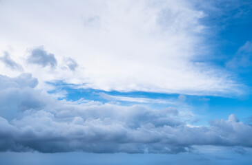 Obraz premium Dramatic sky, perfect for sky replacement, backgrounds, screen saver or any other application