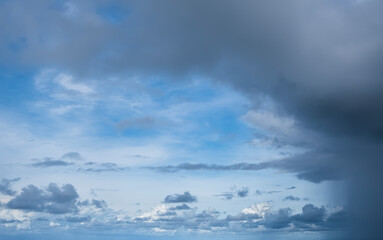 Obraz premium Dramatic sky, perfect for sky replacement, backgrounds, screen saver or any other application