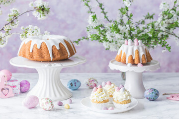 Easter Bundt cakes and cupcakes