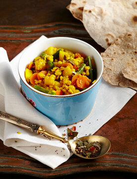 Kootu sambar - vegetable stew with lentils, coconut, coriander and potatoes (India)