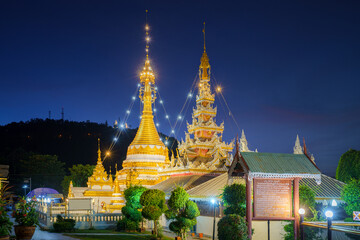 Fototapeta premium Wat Jongklang Temple and Wat Jongkham Temple is the most attention place for tourist with sunset sky in Mae Hong Son near Chiang mai, Thailand.