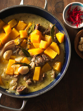 Pumpkin and lamb stew with garlic