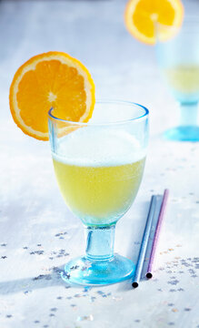 Christmas Gl�hsecco (white mulled wine with Prosecco)