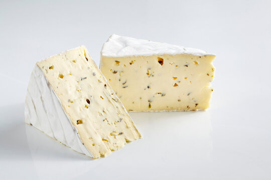 Soft cheese with white mold and garlic flavouring