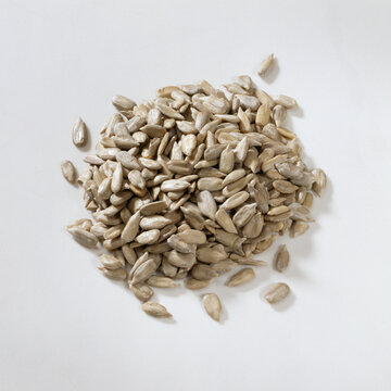 Peeled sunflower seeds