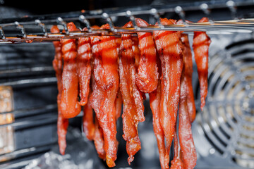Cooking chicken jerky in the oven