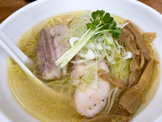 鶏白湯ラーメン