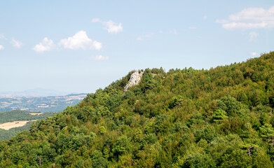 Vista dal sentiero 109AG da Poggio San Romualdo a Castelletta nelle Marche