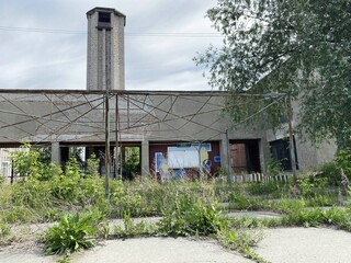 old abandoned building in the city