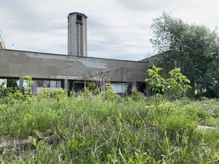 old abandoned building in the city