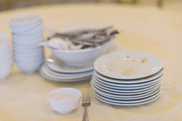  leftover food after party, dirty food
