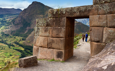 Inca doorway at Qantus Raqay - Sacred Valley of the Incas - Peru