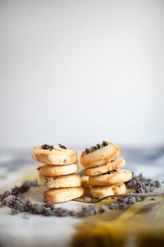 Sabl�s with lavender flowers