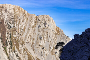 Fototapeta premium view of rocky mountains in the basque country