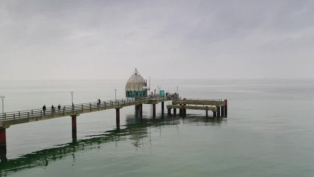 Seebr&uuml;cke Zingst mit Tauchgondel